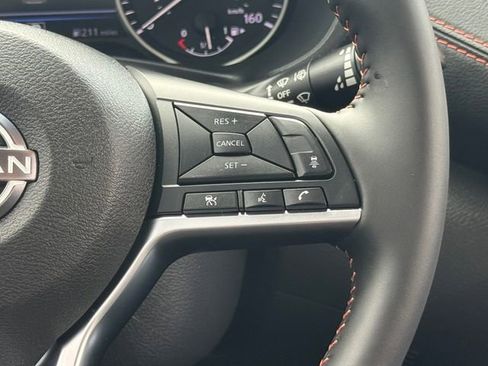 Certified 2025 Nissan Sentra SR FWD image 11