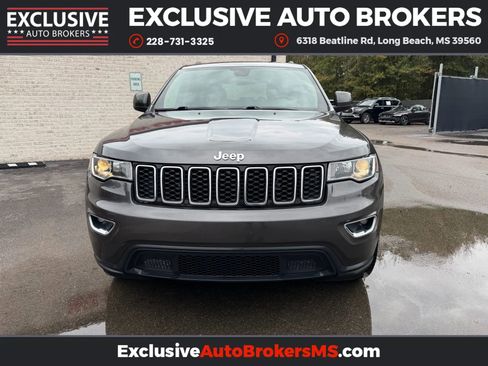 Used 2018 Jeep Grand Cherokee Laredo image 3