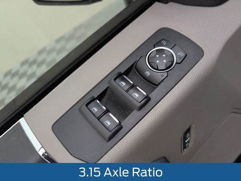 Used 2015 Ford F150 XLT image 33