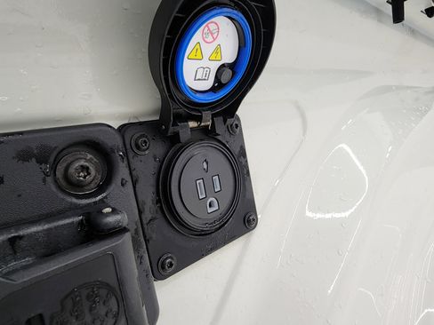 Used 2024 RAM 2500 Laramie w/ Night Edition image 36