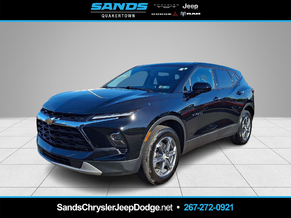 Used 2025 Chevrolet Blazer LT AWD/4WD image 1