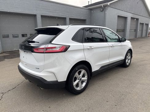 Used 2020 Ford Edge SE image 3