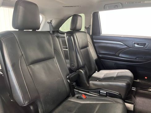 Used 2017 Toyota Highlander Limited Platinum w/ Carpet Mat Package image 13