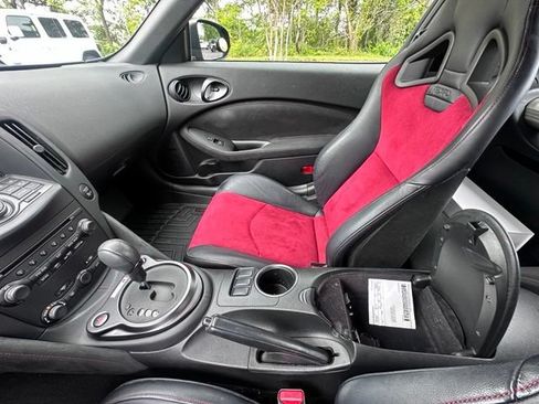 Used 2016 Nissan 370Z NISMO RWD image 22