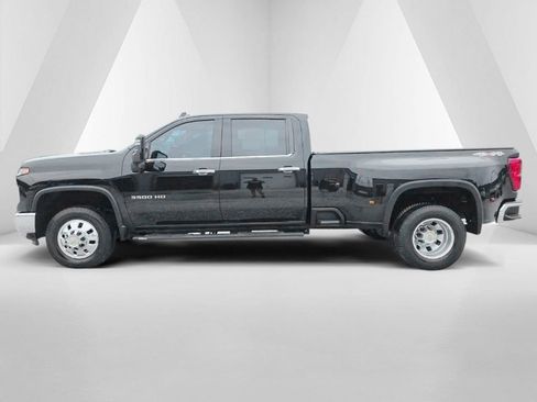 Used 2024 Chevrolet Silverado 3500 LTZ w/ LTZ Convenience Package AWD/4WD image 8