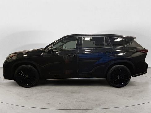 Used 2025 Toyota Highlander XSE AWD/4WD image 2