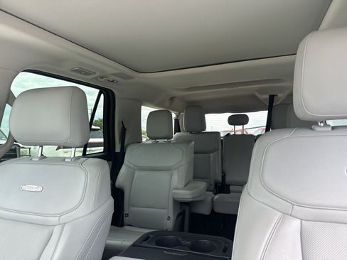 Used 2025 Ford Expedition Max Platinum w/ Driver's Package AWD/4WD image 11