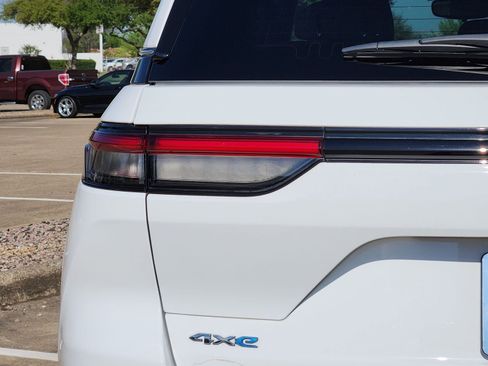 Used 2024 Jeep Grand Cherokee Limited 4xe w/ Trailer Tow Package image 15