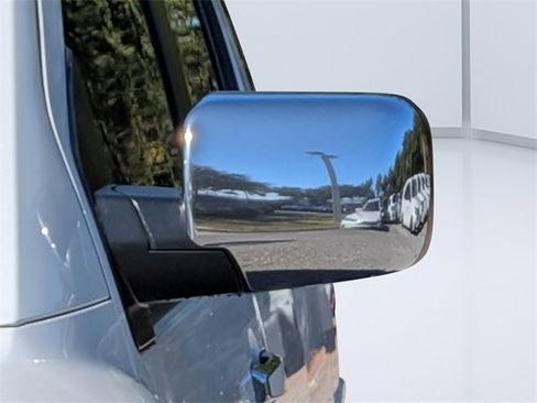 Used 2013 Nissan Armada SL image 6