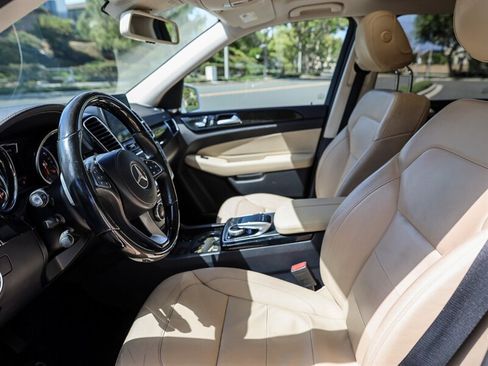 Used 2018 Mercedes-Benz GLS 450 4MATIC image 25