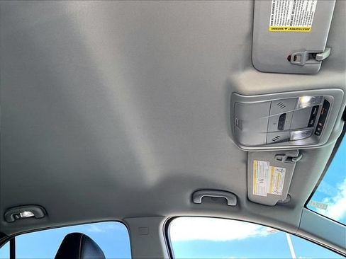 Used 2018 Chevrolet Equinox Premier w/ LPO, Protection Package AWD/4WD image 22