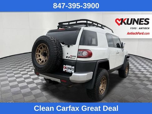 Used 2014 Toyota FJ Cruiser Base image 2