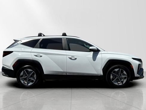 Used 2025 Hyundai Tucson SEL FWD image 2