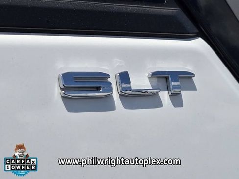 Used 2024 GMC Terrain SLT AWD/4WD image 16