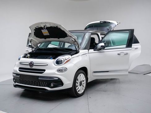 Used 2020 FIAT 500L Lounge image 17