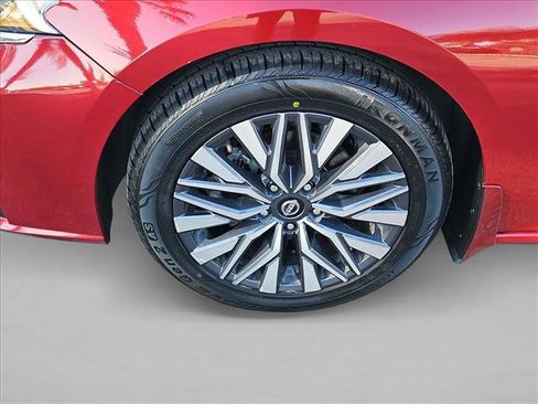 Used 2024 Nissan Altima 2.5 SV w/ SV Premium Package image 24