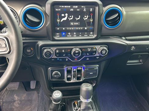Used 2023 Jeep Wrangler Unlimited w/ Sun & Screen Package AWD/4WD image 14