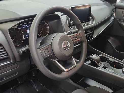 Used 2024 Nissan Rogue S AWD/4WD image 14