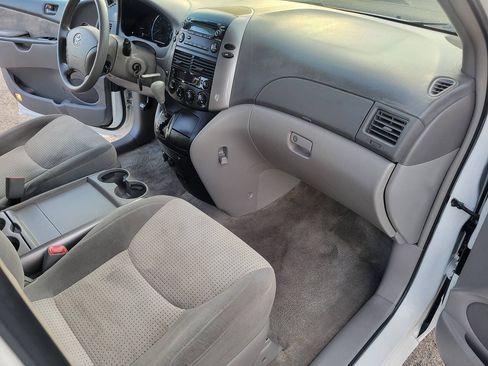 Used 2008 Toyota Sienna LE FWD image 17