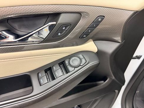 Certified 2023 Chevrolet Traverse Premier image 24