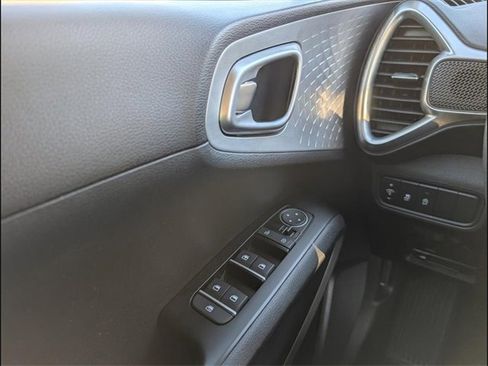 Certified 2023 Kia Soul LX w/ Option Group 015 image 16