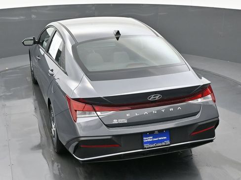 Certified 2024 Hyundai Elantra SEL image 45