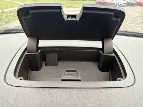 Used 2016 Chevrolet Traverse LT w/ Style and Technology Package FWD image 29