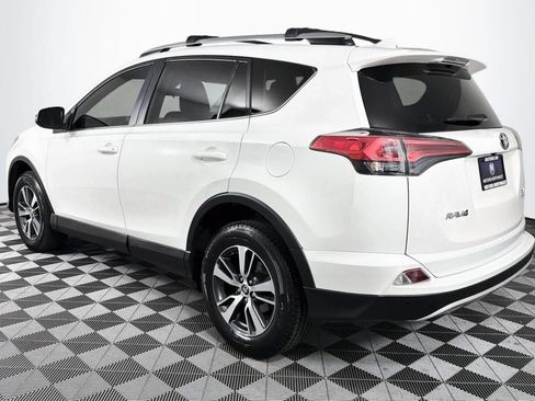 Used 2017 Toyota RAV4 XLE AWD/4WD image 8