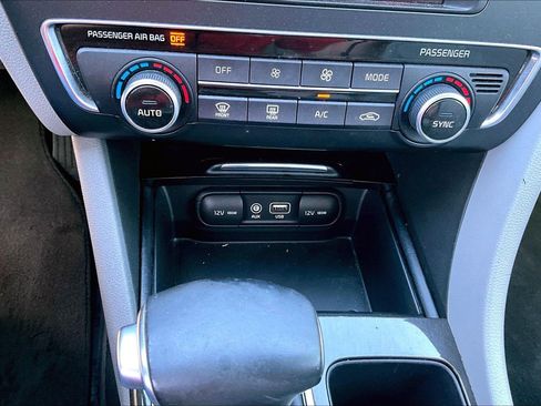 Used 2016 Kia Optima EX image 19