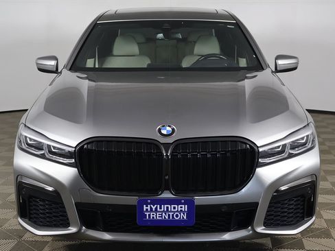 Used 2022 BMW 750i xDrive w/ M Sport Package AWD/4WD image 14