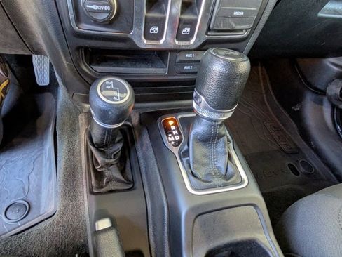 Used 2022 Jeep Wrangler Sport S image 24