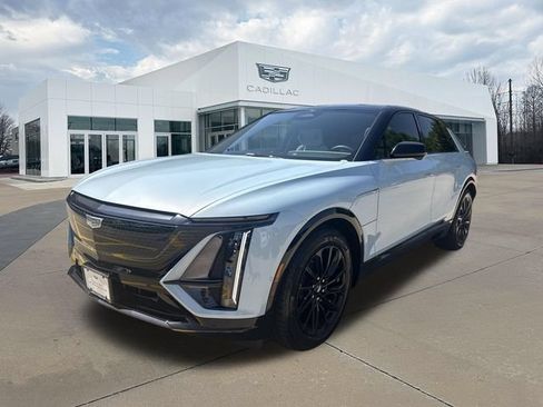 Certified 2026 Cadillac Lyriq Premium Sport AWD/4WD image 8