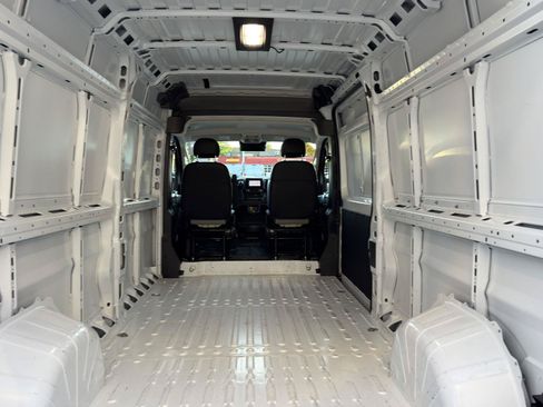Used 2026 RAM ProMaster 2500 w/ Convenience Group FWD image 6