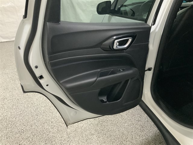 Used 2025 Jeep Compass Latitude w/ Altitude Special Edition AWD/4WD image 16