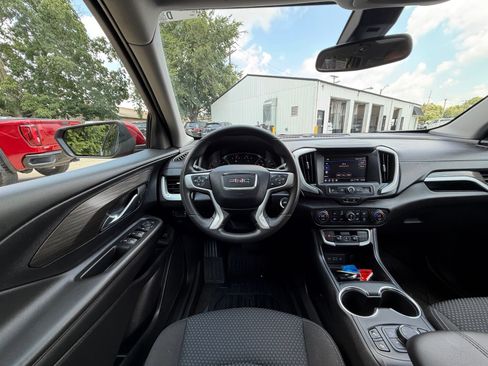 Used 2023 GMC Terrain SLE w/ Driver Convenience Package AWD/4WD image 2