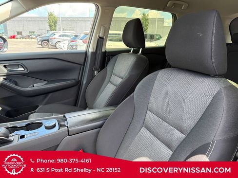 Certified 2025 Nissan Rogue SV AWD/4WD image 12