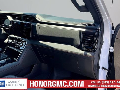 Used 2024 GMC Sierra 1500 AT4 w/ Technology Package AWD/4WD image 24