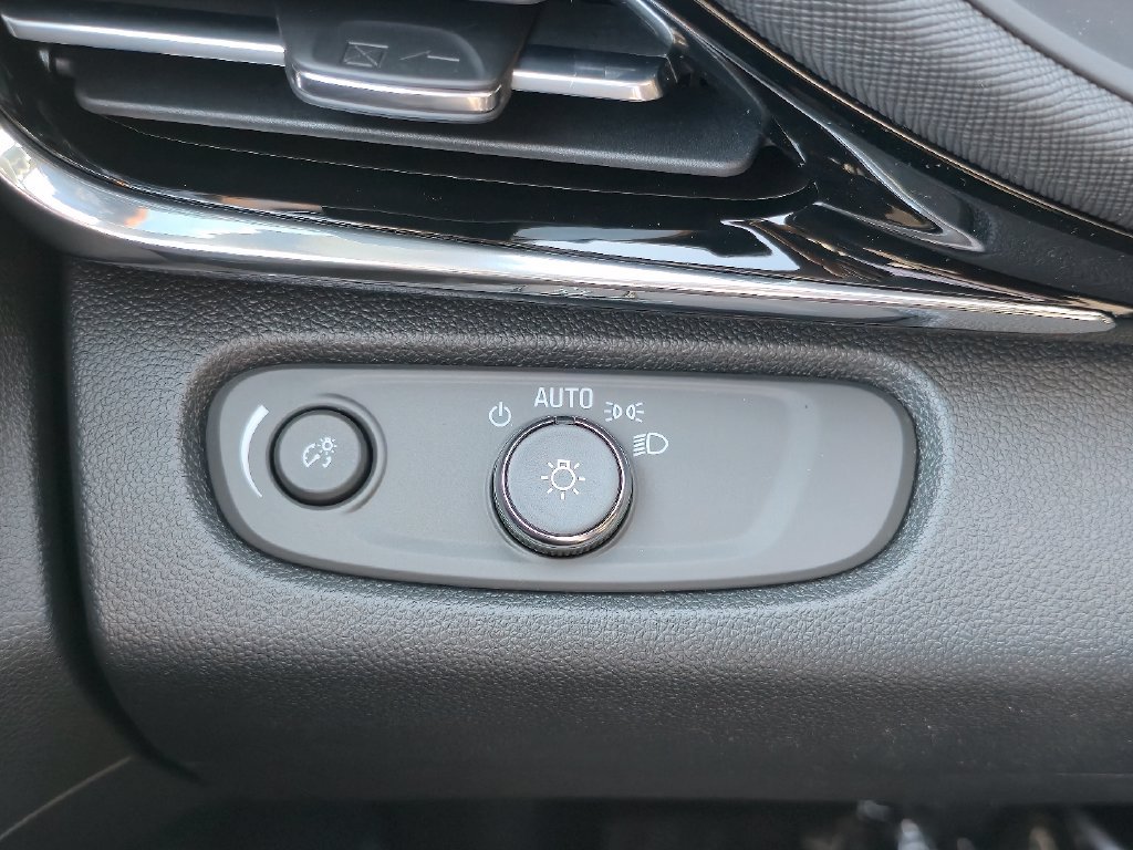 New 2026 Buick Envista Sport Touring w/ Convenience I Package FWD image 17
