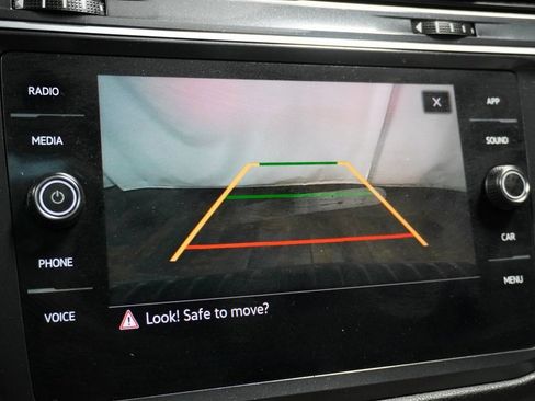 Certified 2023 Volkswagen Tiguan SE R-Line image 21