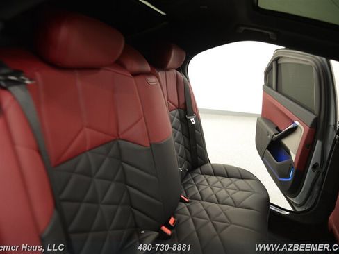 Used 2024 BMW 740i w/ M Sport Professional Package image 23