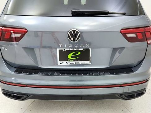 Used 2023 Volkswagen Tiguan SE R-Line image 11