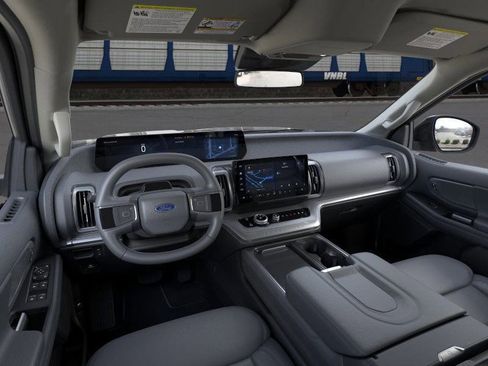 New 2026 Ford Expedition Active image 40