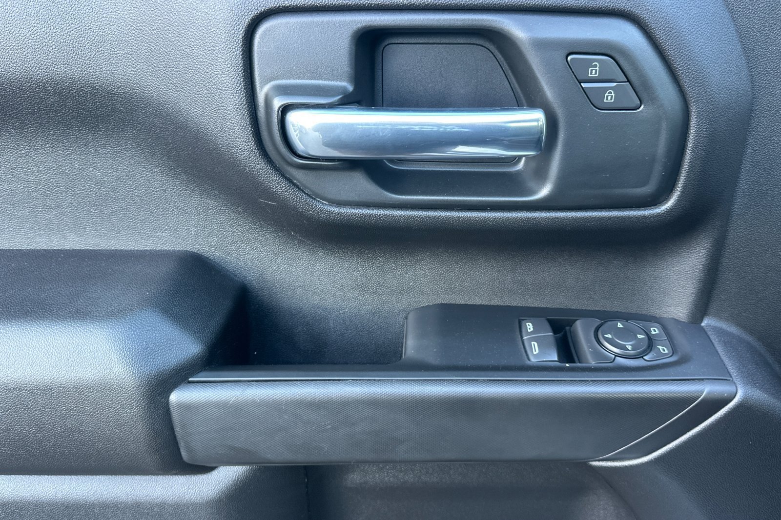 Used 2025 Chevrolet Silverado 1500 W/T RWD image 11