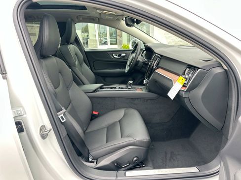 New 2026 Volvo V60 B5 Cross Country Plus w/ Climate Package image 20