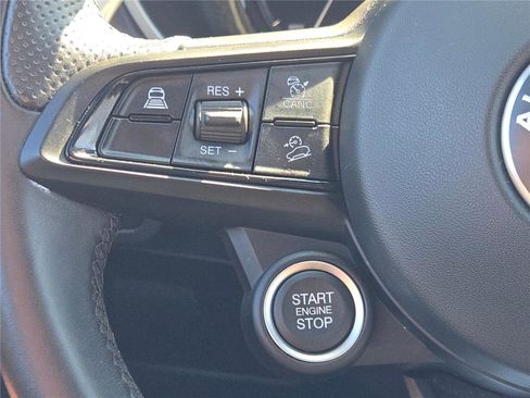 Used 2024 Alfa Romeo Stelvio Veloce image 35