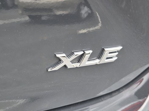 Used 2026 Toyota Camry XLE AWD/4WD image 30