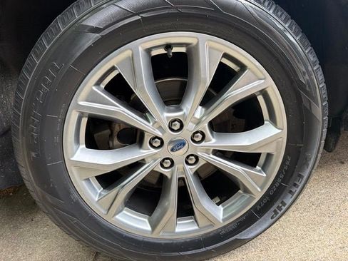 Used 2021 Ford Explorer Limited w/ Equipment Group 301A AWD/4WD image 31