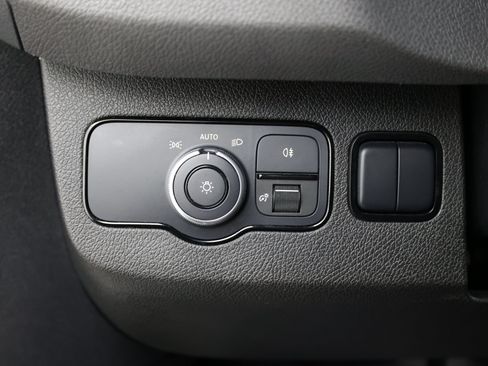 Used 2022 Mercedes-Benz Sprinter 2500 image 13