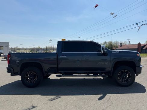Used 2020 Chevrolet Silverado 2500 High Country w/ Technology Package image 2
