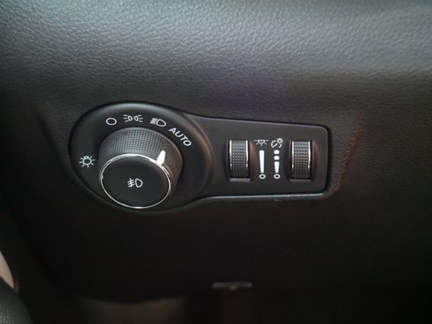 Used 2025 Jeep Compass Limited AWD/4WD image 27